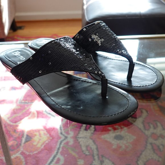 (NWT) Enzo Angiolini Patent Blk/Silver Reversible Sequin Low Wedge 8.5M - Picture 3 of 14